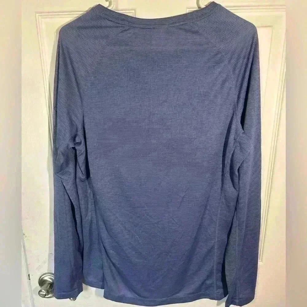Merrell long sleeve purple layering top. Lightweight. - Picture 4 of 5